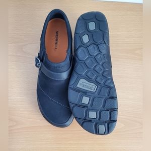 Merrell J69078 Dassie Buckle black slip on Women's 9